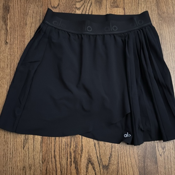 Alo Aces Tennis Skirt // Large - Picture 5 of 6